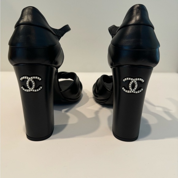 Brand NWT Chanel Heels - Picture 3 of 15